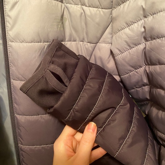 ❗️SOLD❗️New Balance Hooded Puffer Jacket - Picture 6 of 10